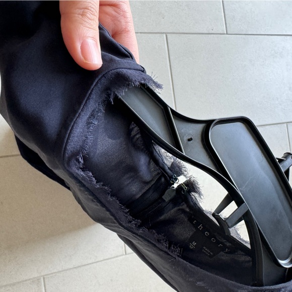 Theory Silk Tank Navy Size M - Picture 9 of 9